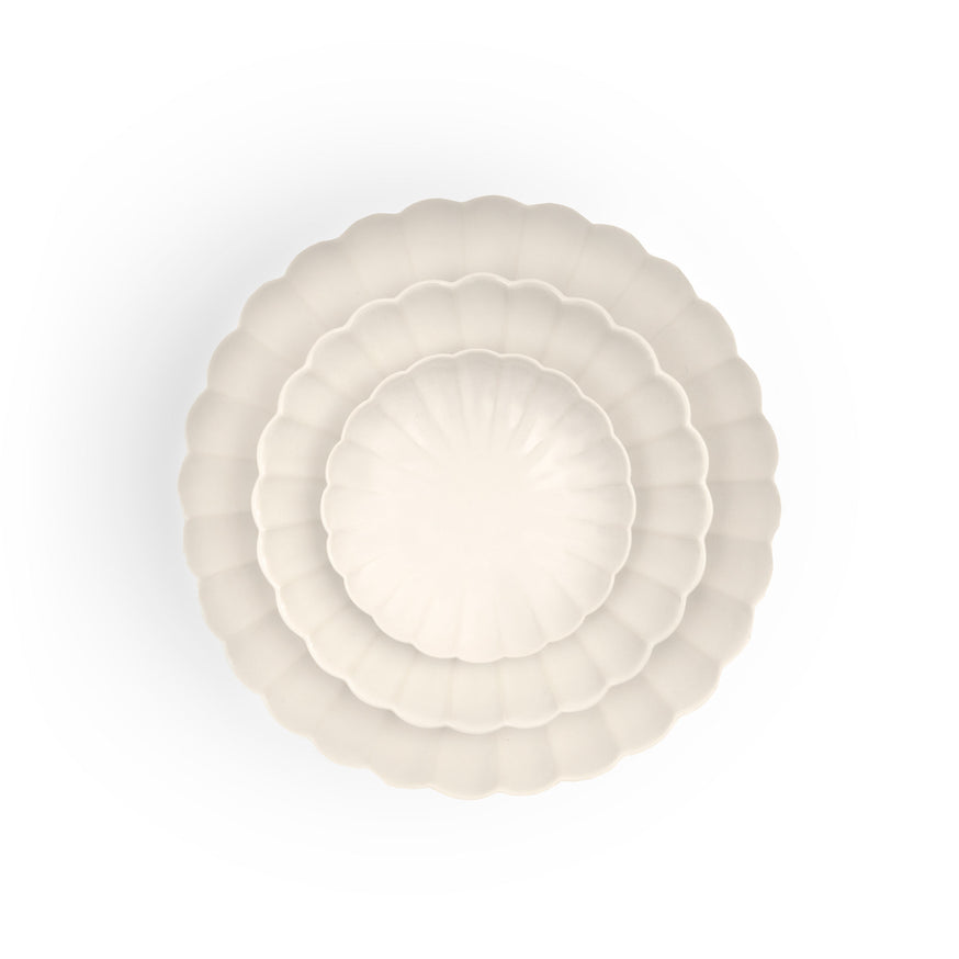 Chrysanthemum Plate Medium