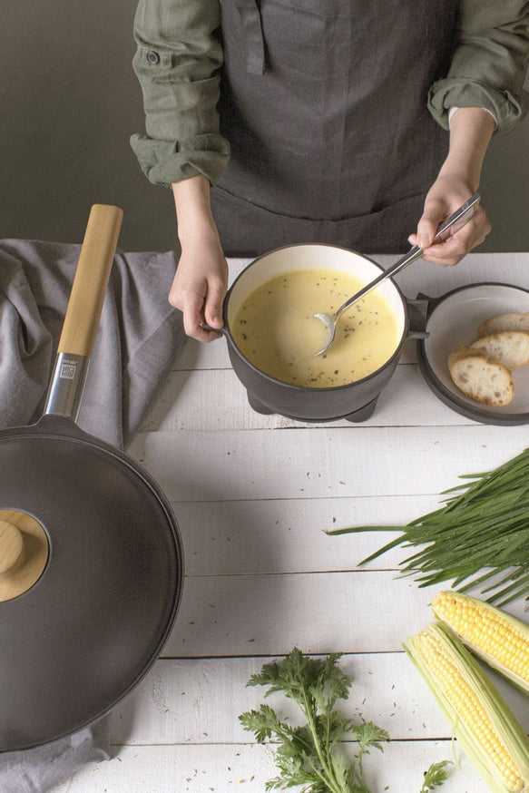 DING - Casserole cast iron pot.