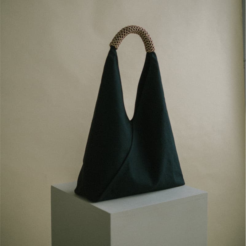 Woven Triangle Bag Large.