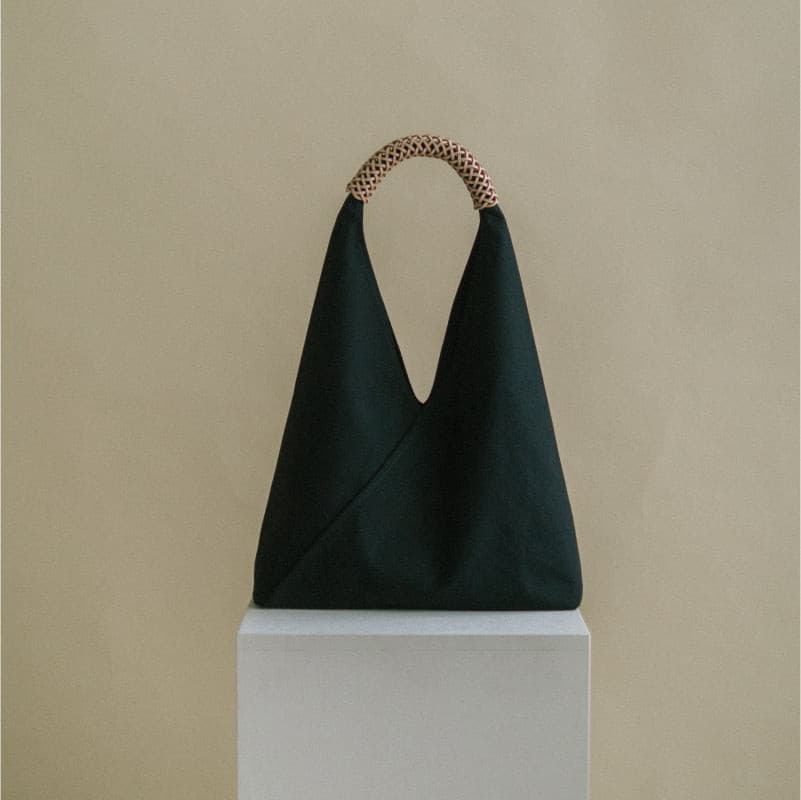 Woven Triangle Bag Large.